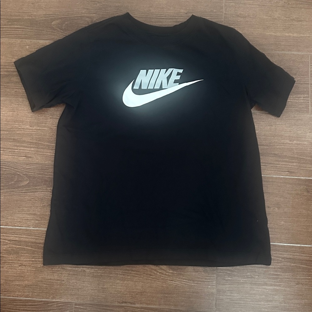 Nike Big Kids' T-Shirt Sz XL NWOT FZ5178-010